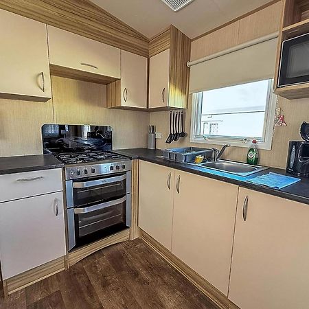 Great 8 Berth Caravan In Norfolk Near To Great Yarmouth Ref 20178Bs Hopton on Sea Exterior foto