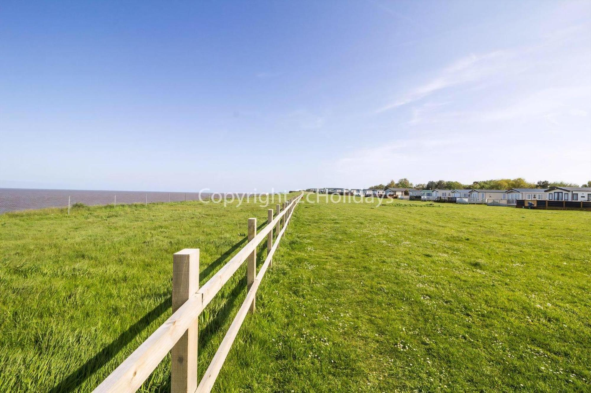 Great 8 Berth Caravan In Norfolk Near To Great Yarmouth Ref 20178Bs Hopton on Sea Exterior foto