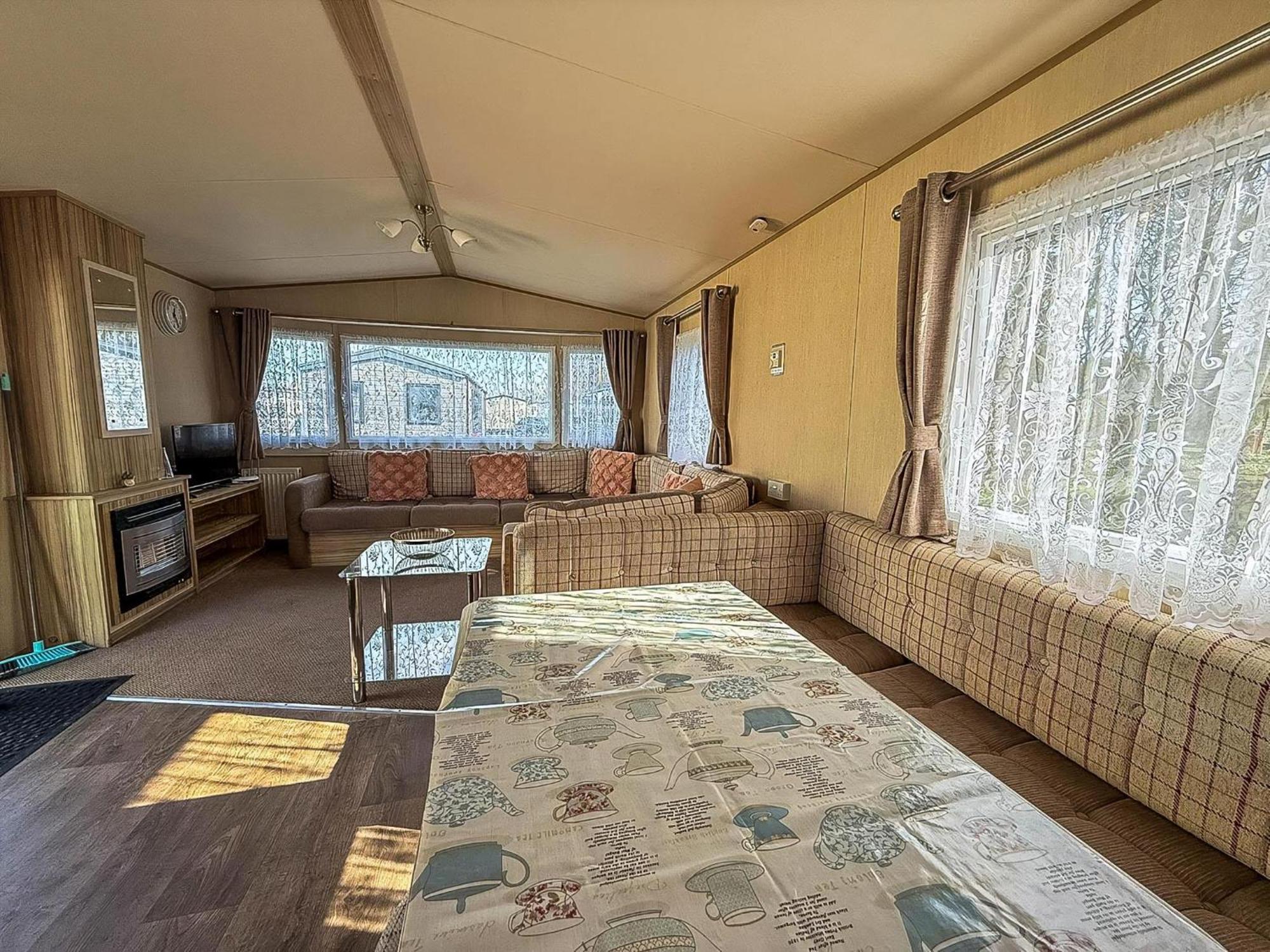 Great 8 Berth Caravan In Norfolk Near To Great Yarmouth Ref 20178Bs Hopton on Sea Exterior foto