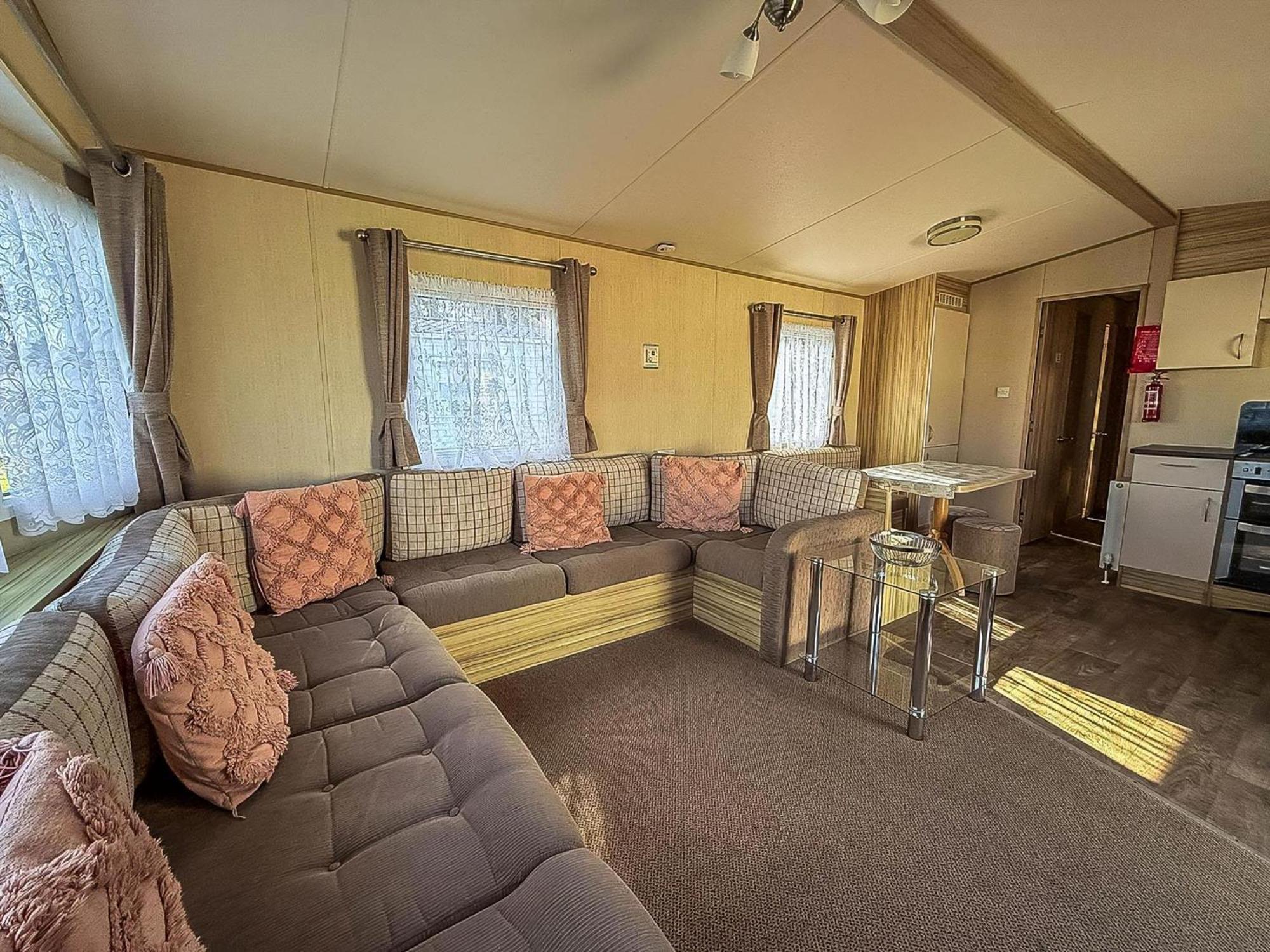 Great 8 Berth Caravan In Norfolk Near To Great Yarmouth Ref 20178Bs Hopton on Sea Exterior foto