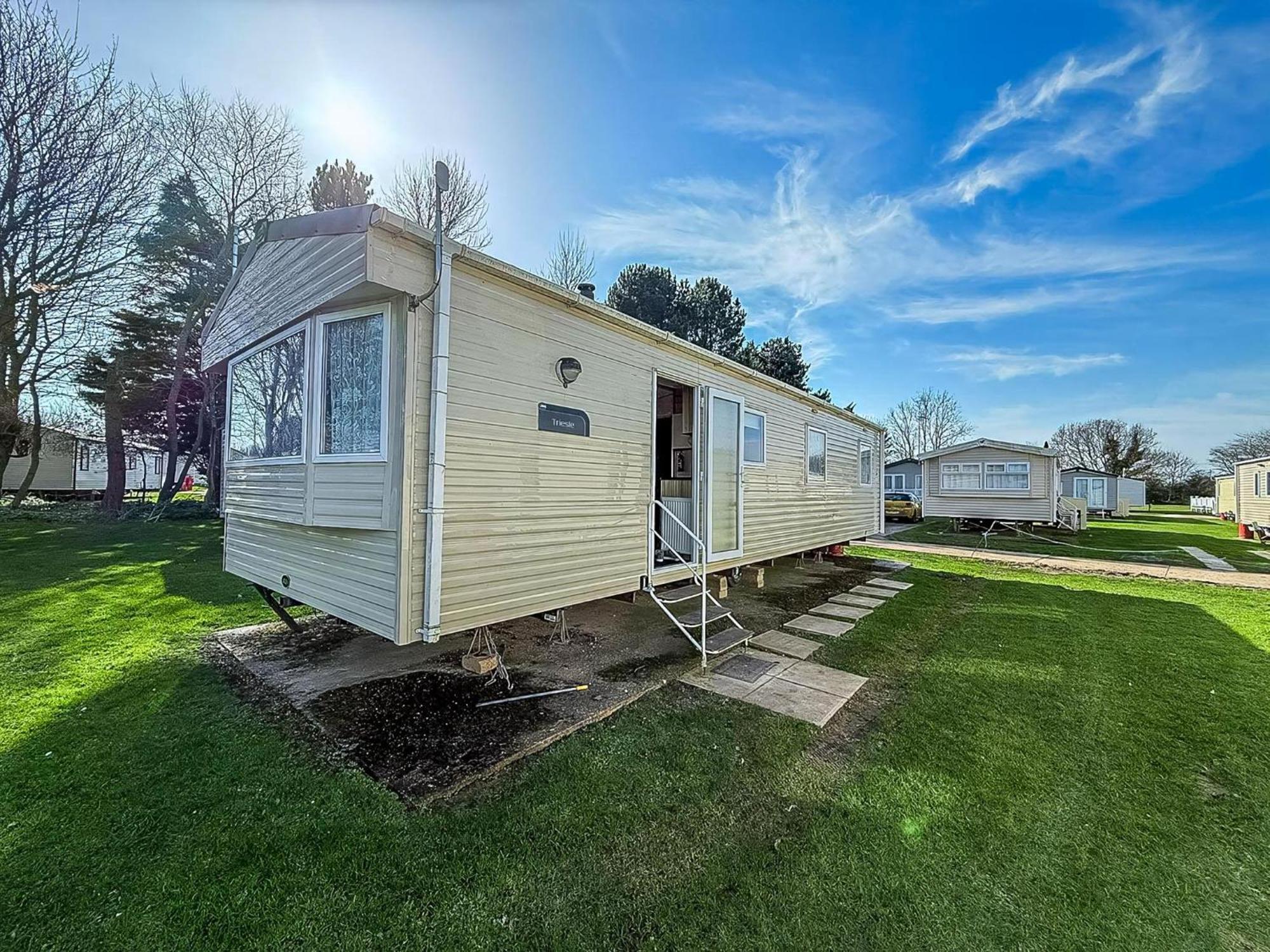 Great 8 Berth Caravan In Norfolk Near To Great Yarmouth Ref 20178Bs Hopton on Sea Exterior foto